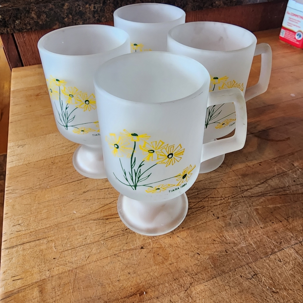 4 Tiara frosted footed mugs daisies yellow green 1984